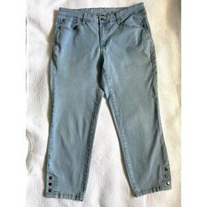 Light blue stretch denim capris